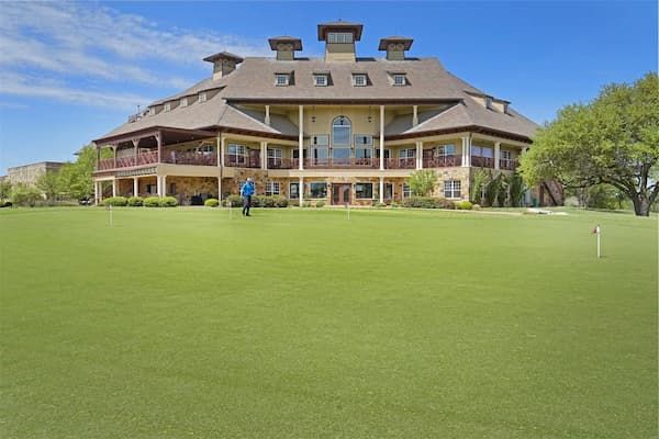 Property images of 7009 Muirfield Dr, Cleburne, TX 76033 - Image 3
