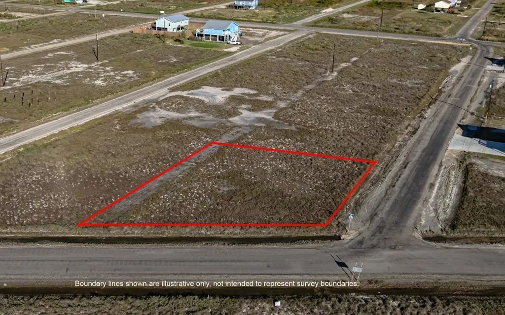 Property images of 605 W Shady Oak Ln, Rockport, TX 78382 - Image 1