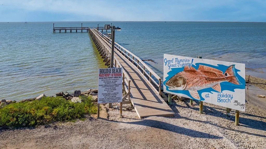 Property images of 605 W Shady Oak Ln, Rockport, TX 78382 - Image 10