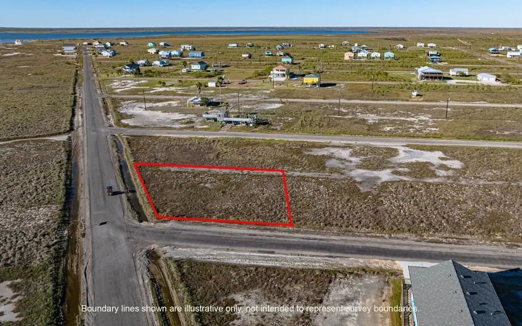 Property images of 605 W Shady Oak Ln, Rockport, TX 78382 - Image 3