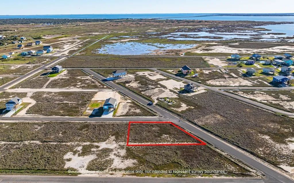 Property images of 605 W Shady Oak Ln, Rockport, TX 78382 - Image 7